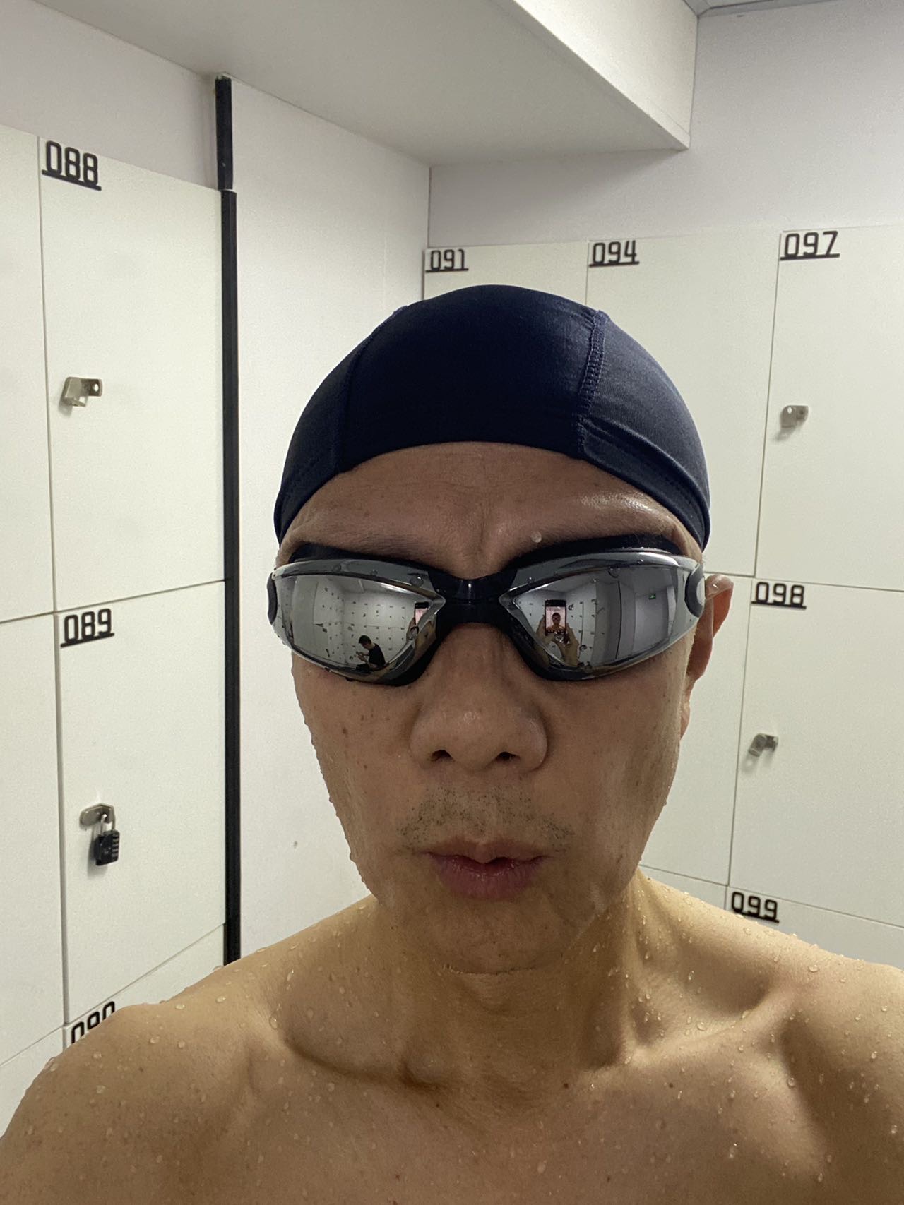 找网球游泳老伴搭子