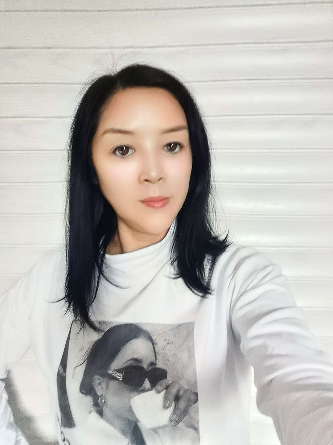 找聊天吃饭旅游老伴搭子