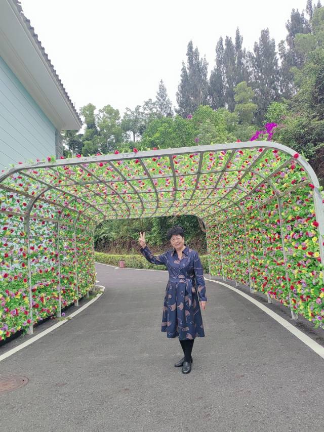 找开朗乐观老伴搭子