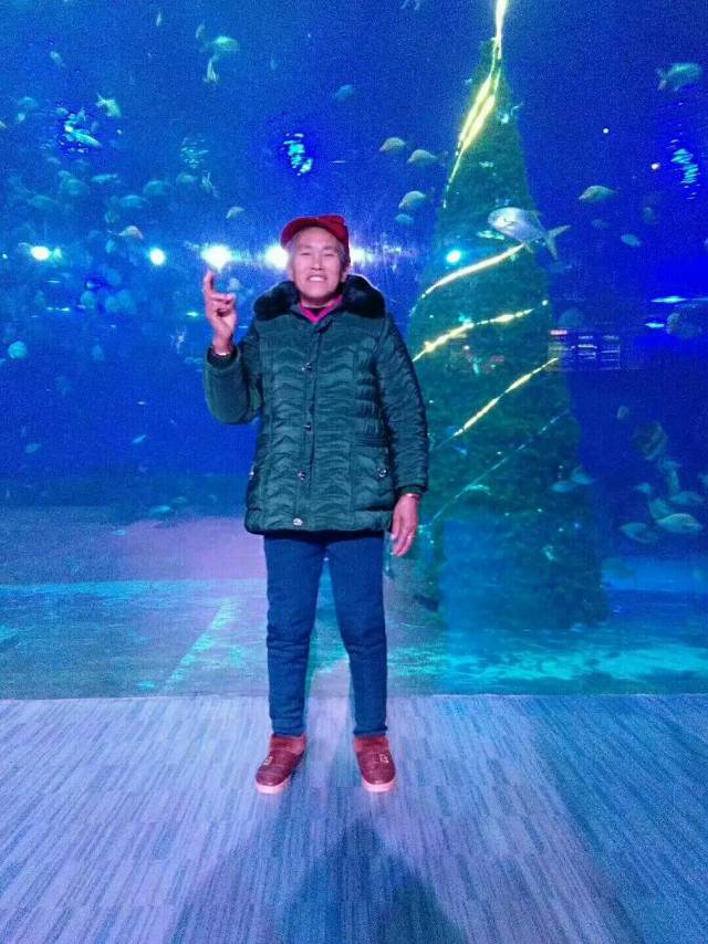 找逛街步行聊天老伴搭子