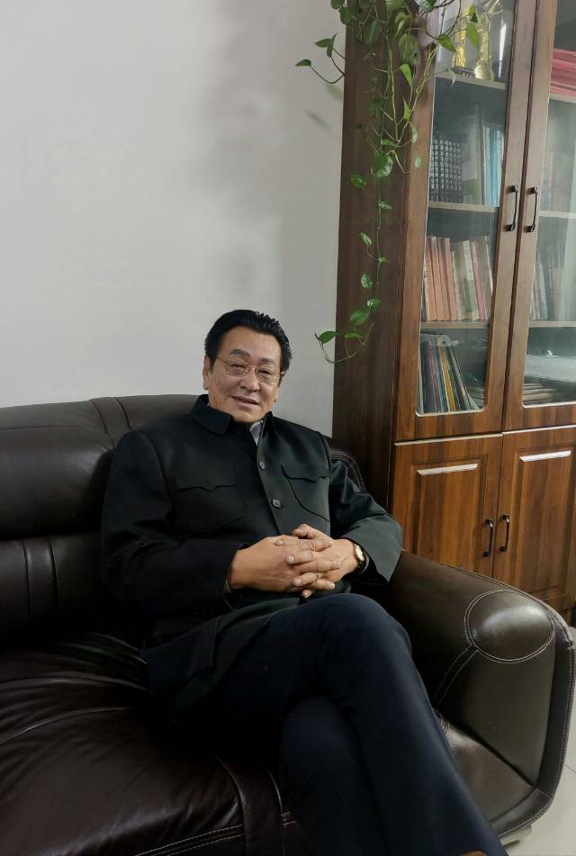 找文化素养高老伴搭子