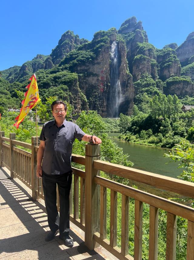 找文化素养高老伴搭子