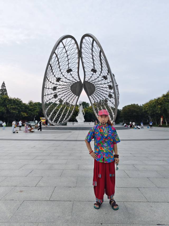 晖伴中老年人找老伴搭子