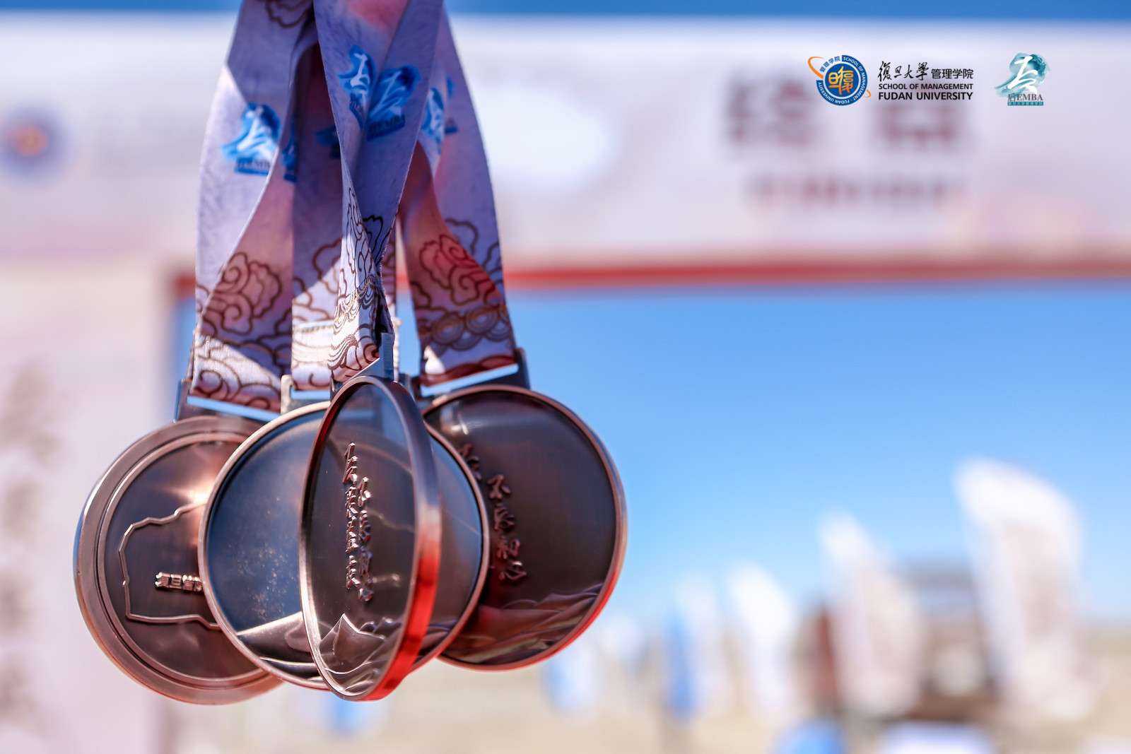 晖伴中老年人找老伴搭子