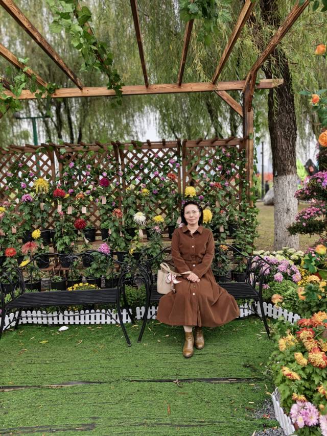 晖伴中老年人找老伴搭子