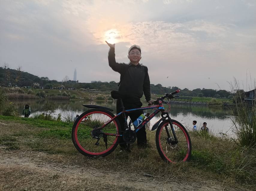 晖伴中老年人找老伴搭子