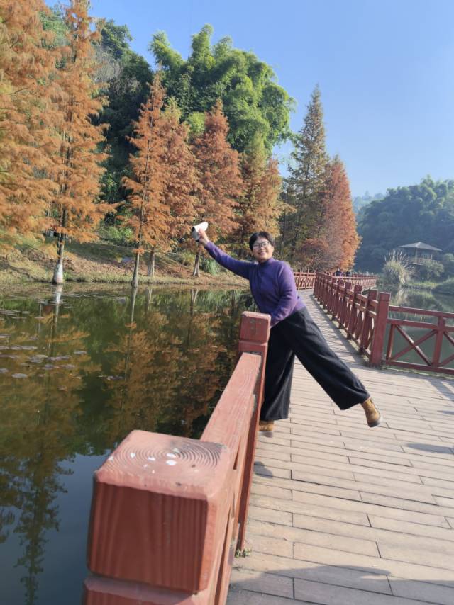 晖伴中老年人找老伴搭子